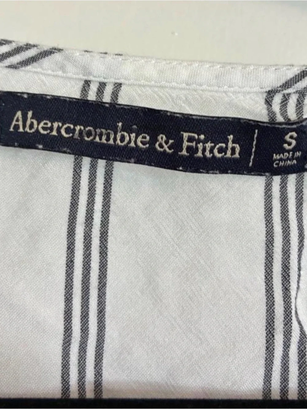 Abercrombie & Finch Viscose Wrap Crop Small